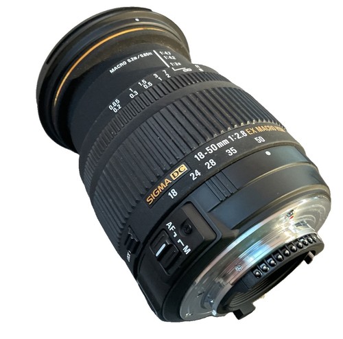 Sigma 8 dc macro - f2.8,